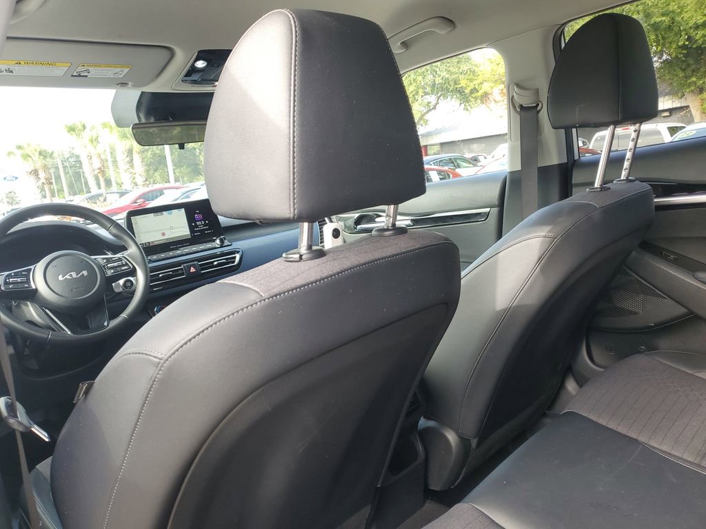 Used 2023 Kia Seltos S w/ Navigation Package image 14
