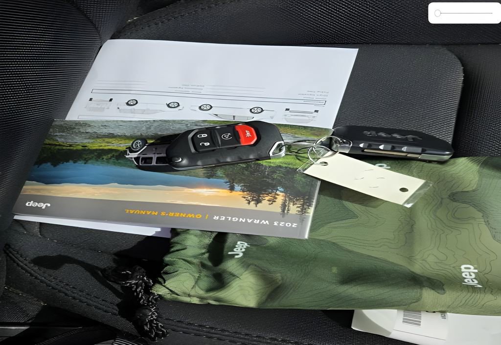 Used 2023 Jeep Wrangler Unlimited w/ Cold Weather Group image 10