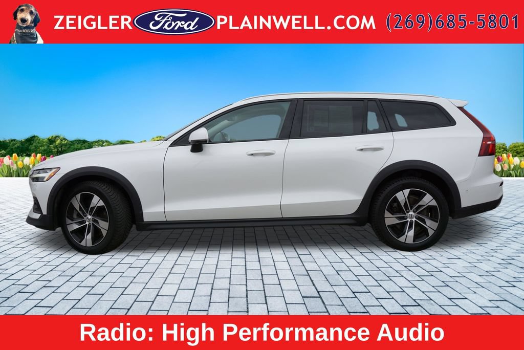 Used 2024 Volvo V60 B5 Cross Country Plus AWD/4WD image 2