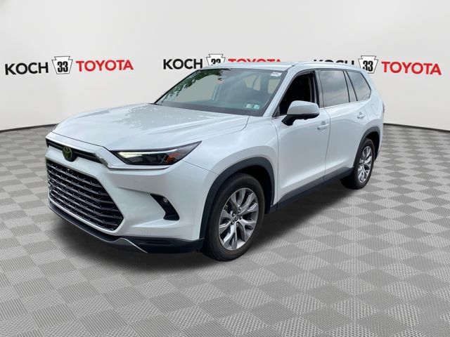 Used 2025 Toyota Grand Highlander AWD image 3