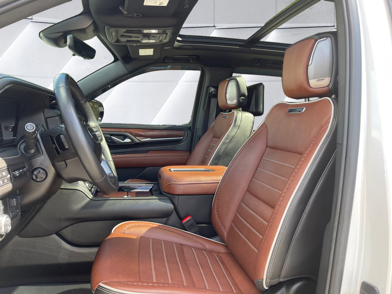 Used 2024 GMC Yukon XL Denali Ultimate AWD/4WD image 10