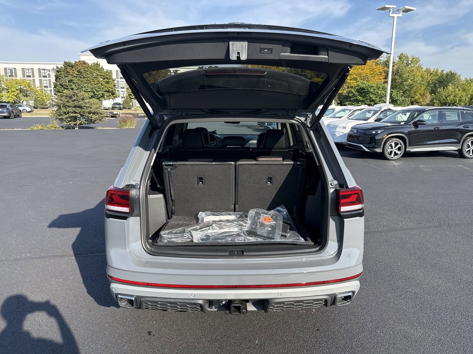 New 2025 Volkswagen Atlas Peak Edition SE image 26