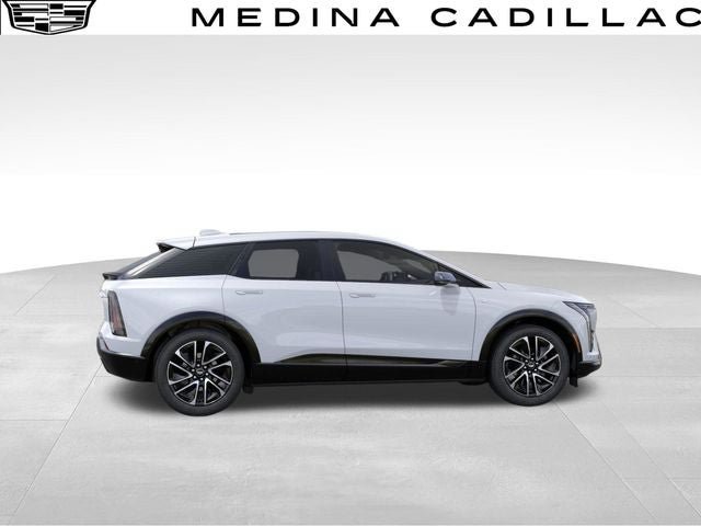 New 2027 Cadillac Optiq Sport w/ LPO, Floor Liner Package AWD/4WD image 5