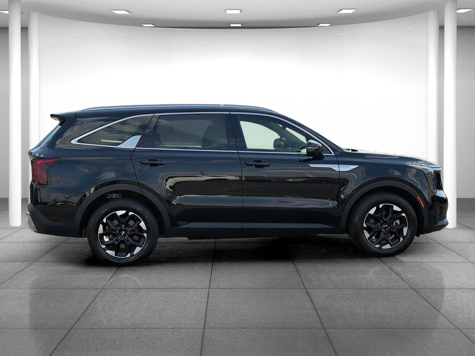 Used 2024 Kia Sorento S w/ Panoramic Sunroof Package FWD image 8