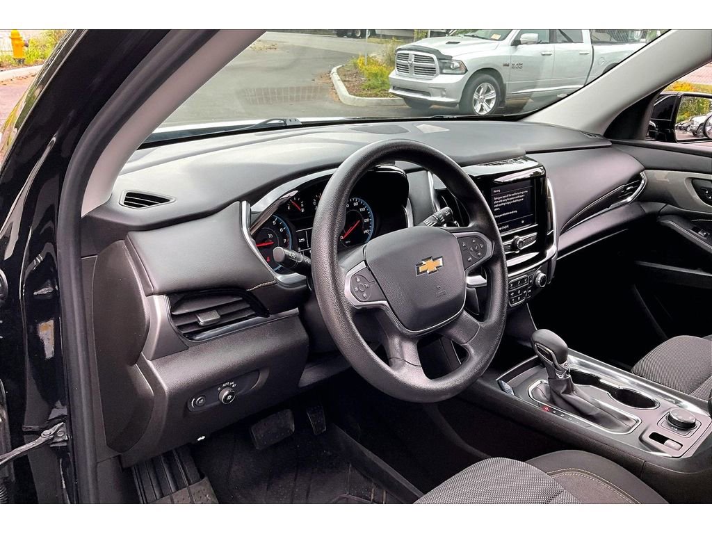 Used 2021 Chevrolet Traverse LS AWD/4WD image 14