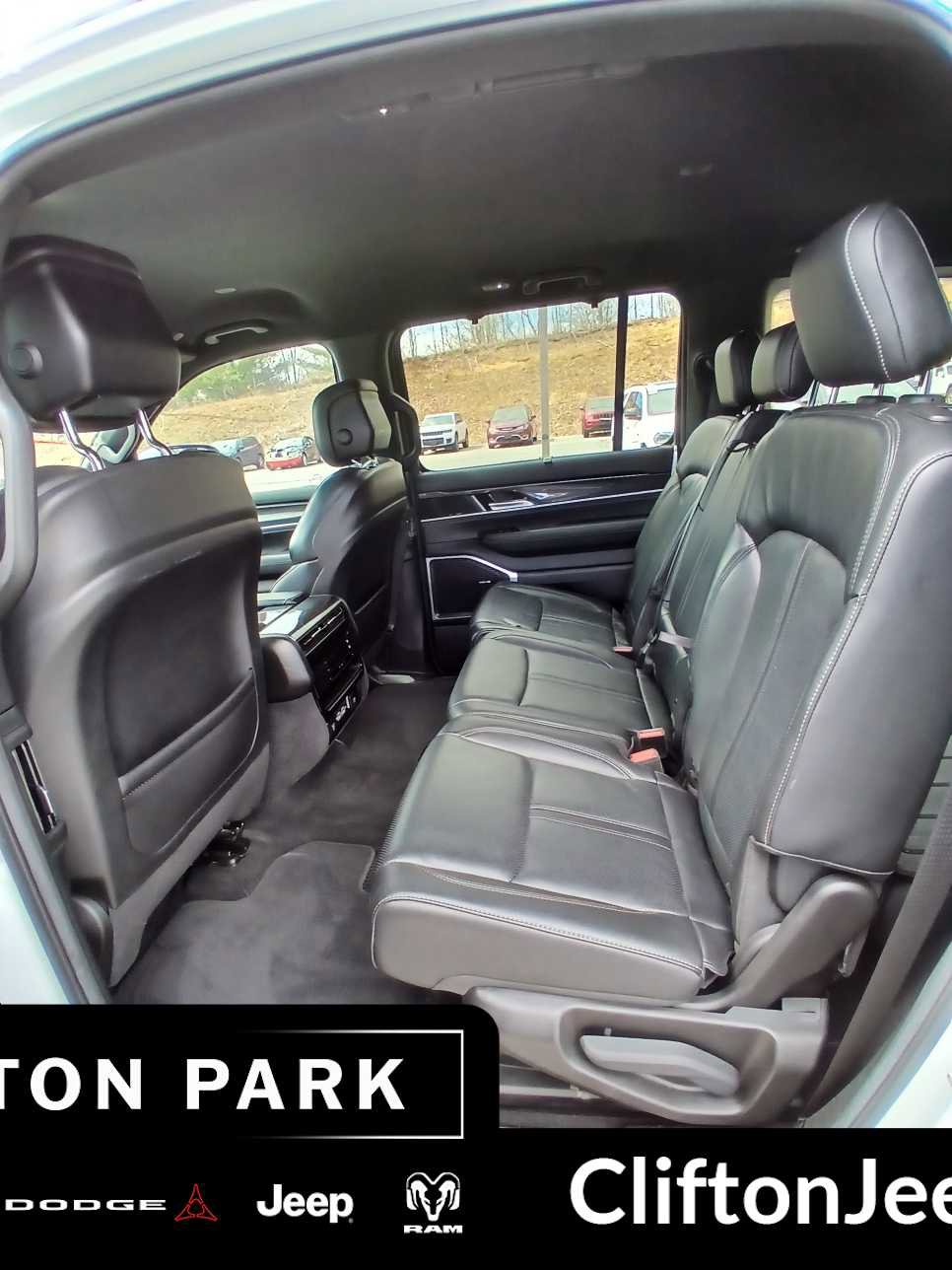 Used 2022 Jeep Wagoneer Series I w/ Convenience Group I AWD/4WD image 13