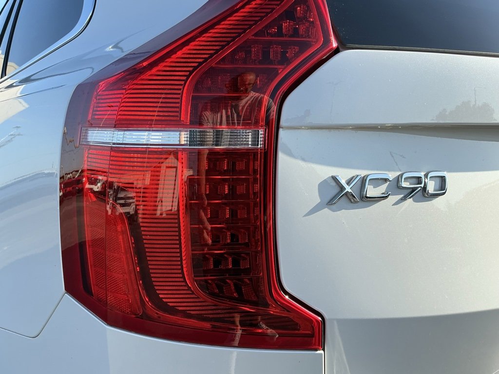 Used 2023 Volvo XC90 B6 Ultimate w/ Protection Package Premier image 16