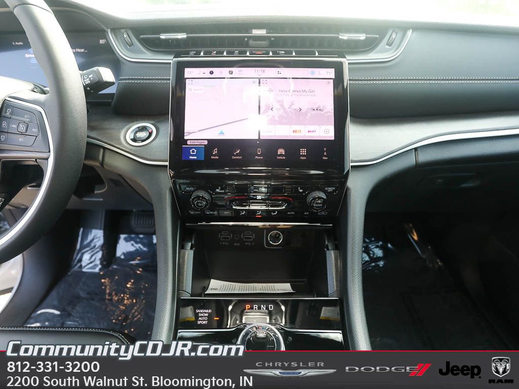 New 2025 Jeep Grand Cherokee L Limited image 14