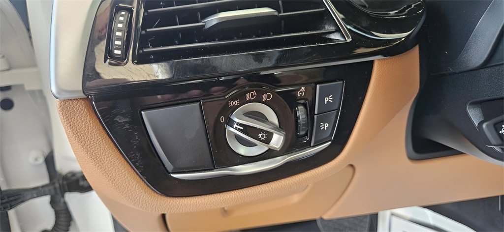 Used 2019 BMW 530i w/ Convenience Package image 25