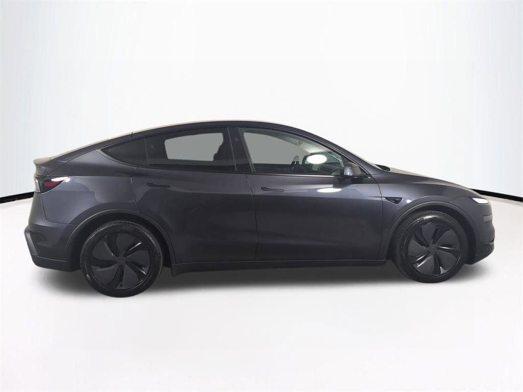 Used 2026 Tesla Model Y Long Range image 4