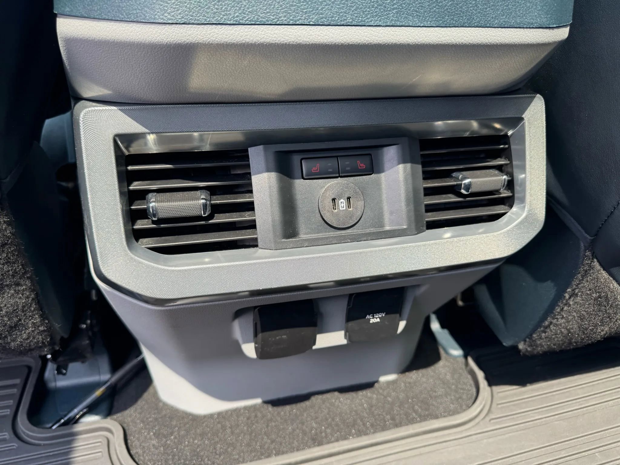 Used 2024 Ford F250 Limited w/ FX4 Off-Road Package image 27