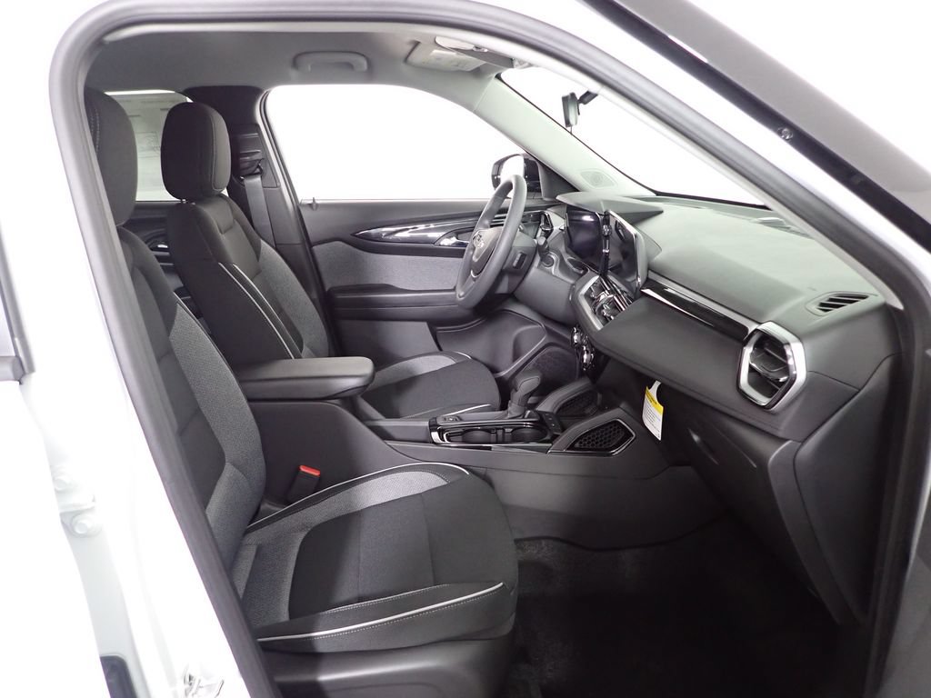 New 2026 Chevrolet TrailBlazer LT w/ Midnight Edition FWD image 33