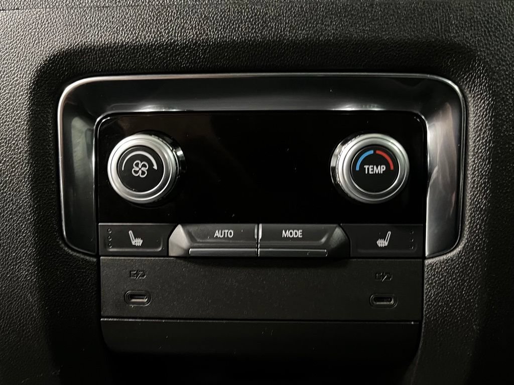 Used 2025 GMC Yukon XL Denali w/ Sun & Power Step Package AWD/4WD image 48