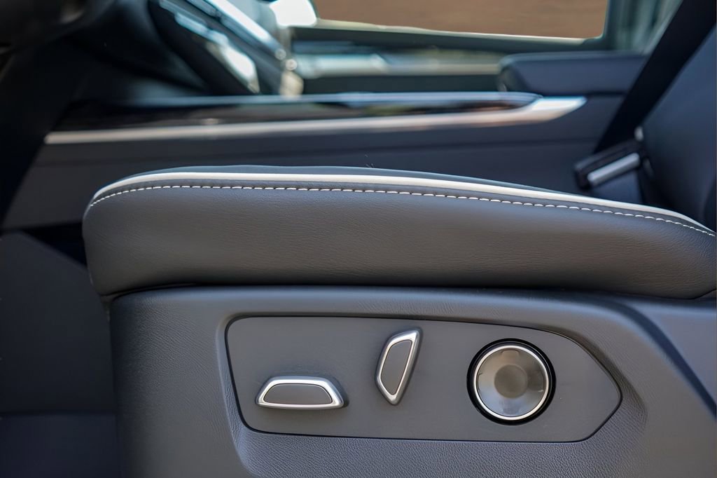 New 2026 Cadillac Escalade Sport w/ Touring Package image 18