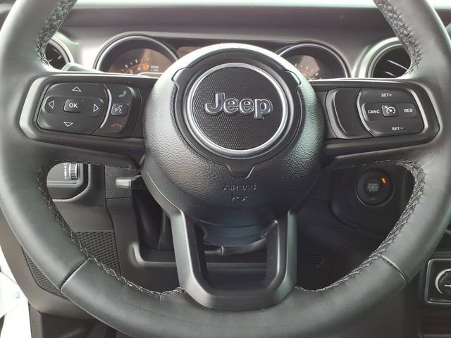Used 2023 Jeep Gladiator Mojave AWD/4WD image 18
