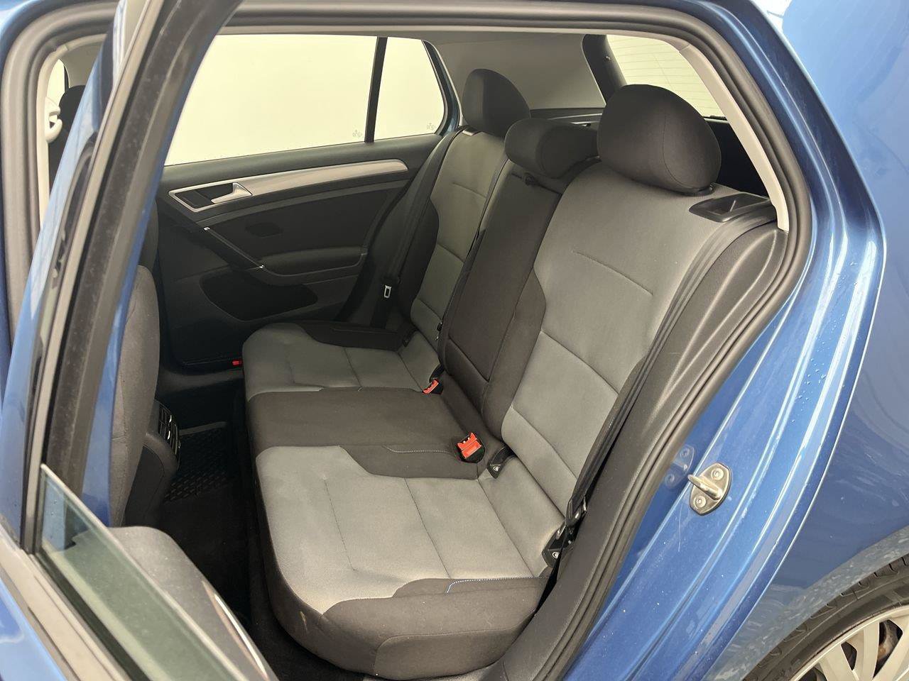 Used 2015 Volkswagen e-Golf Limited Edition FWD image 10