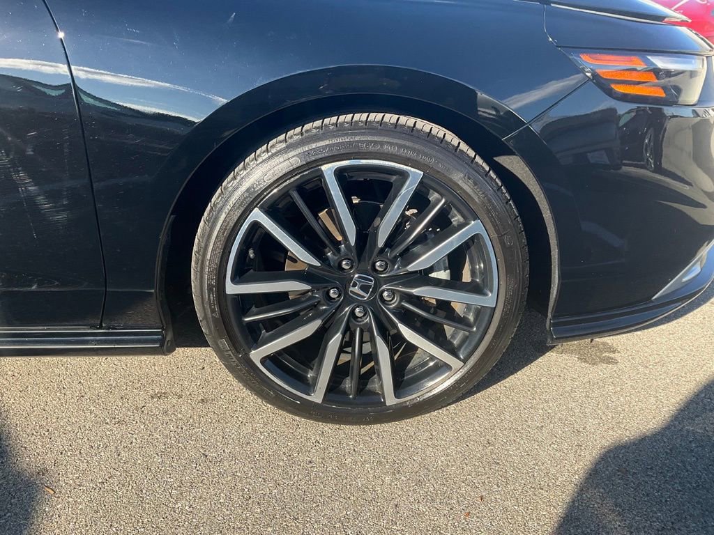 Used 2023 Honda Accord Touring image 8