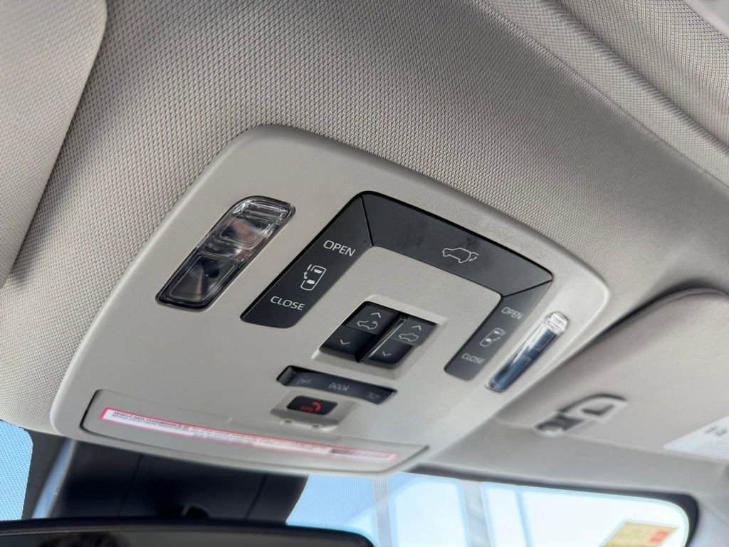 Used 2024 Toyota Sienna XLE image 36