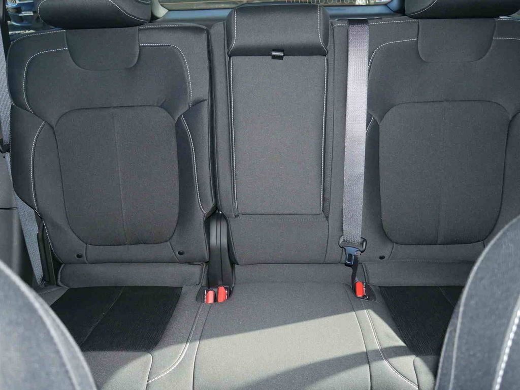 New 2025 Jeep Grand Cherokee Laredo X w/ Luxury Tech Group I image 32