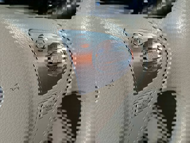 Used 2017 INFINITI QX70 AWD w/ Premium Package image 38