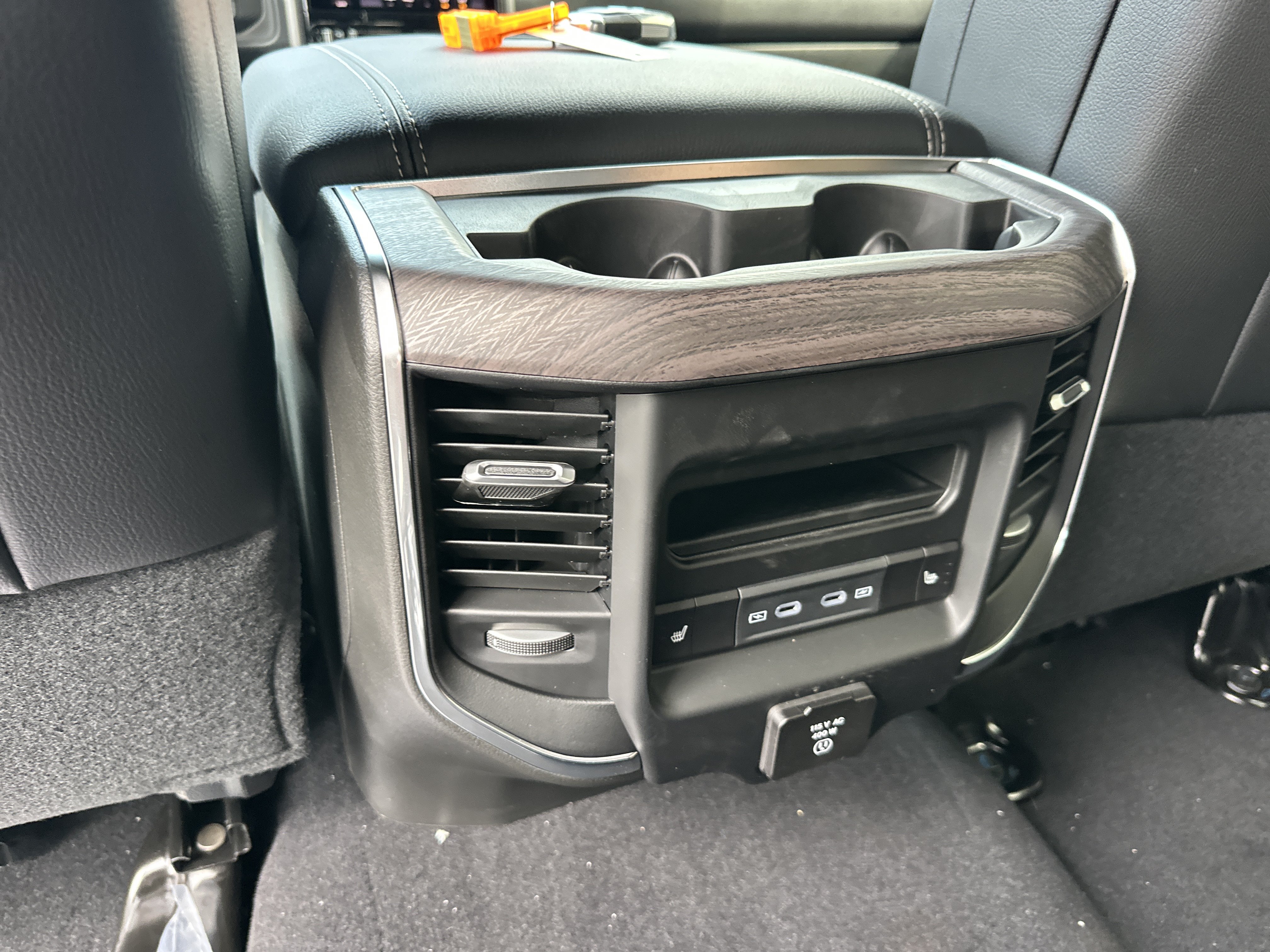New 2027 RAM 3500 Laramie AWD/4WD image 32