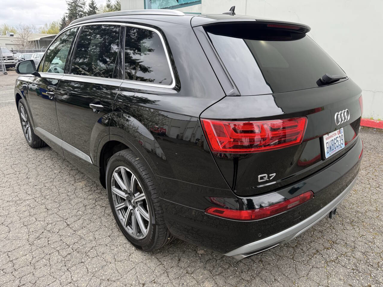 Used 2017 Audi Q7 3.0T Premium Plus image 7