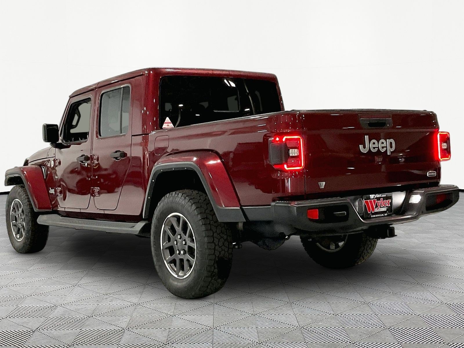 Used 2021 Jeep Gladiator Overland w/ Popular Equipment Package AWD/4WD image 4