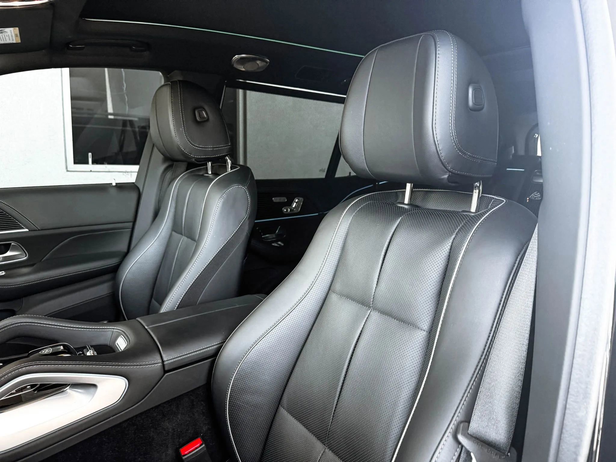 Used 2022 Mercedes-Benz Maybach GLS 600 4MATIC image 24