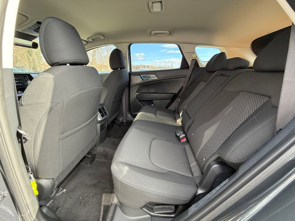 New 2025 Kia Sportage LX image 22