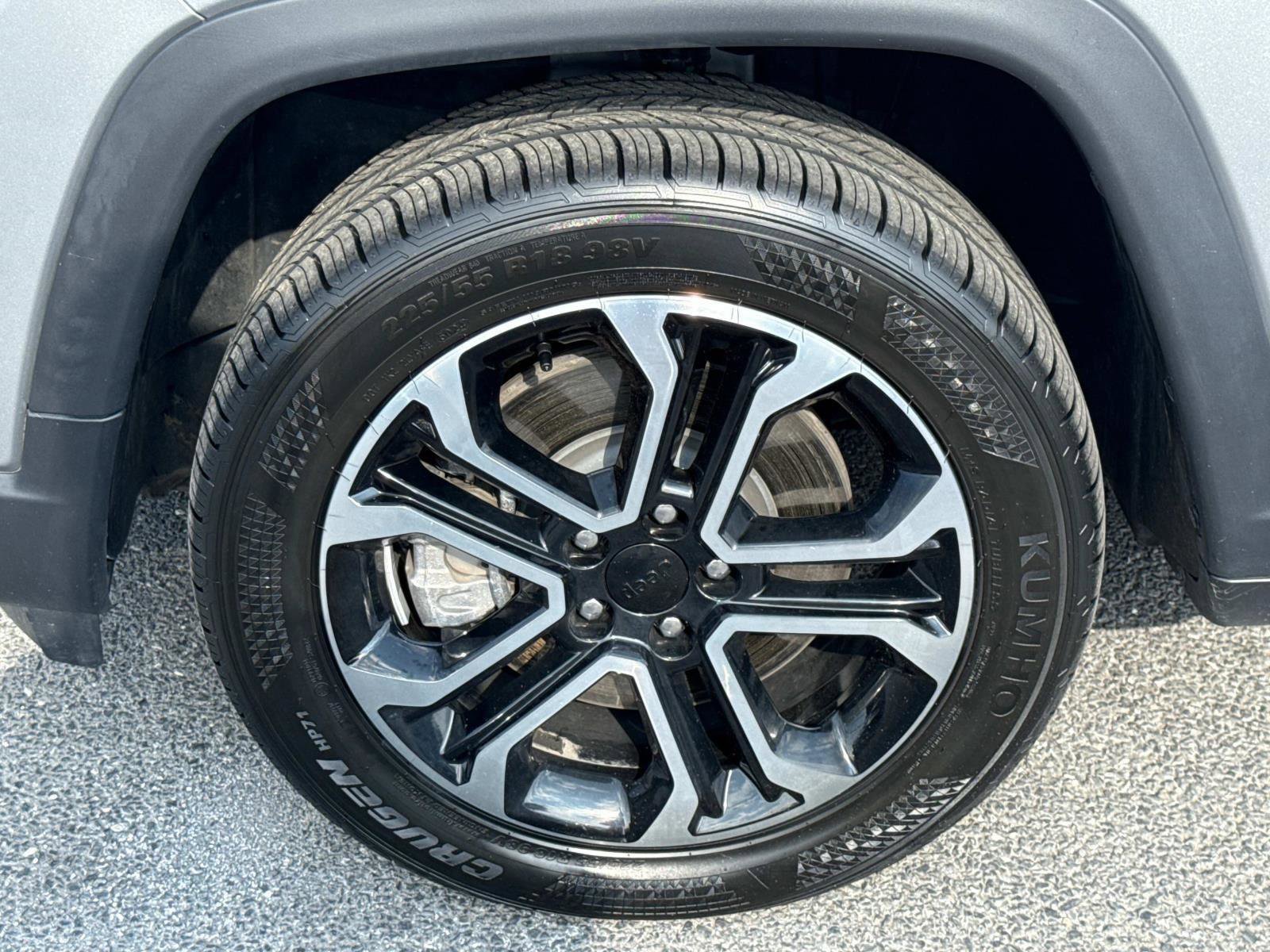 Used 2024 Jeep Compass Limited image 29