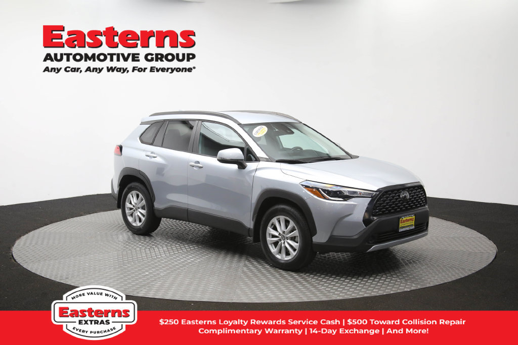 Used 2022 Toyota Corolla Cross LE AWD/4WD image 46