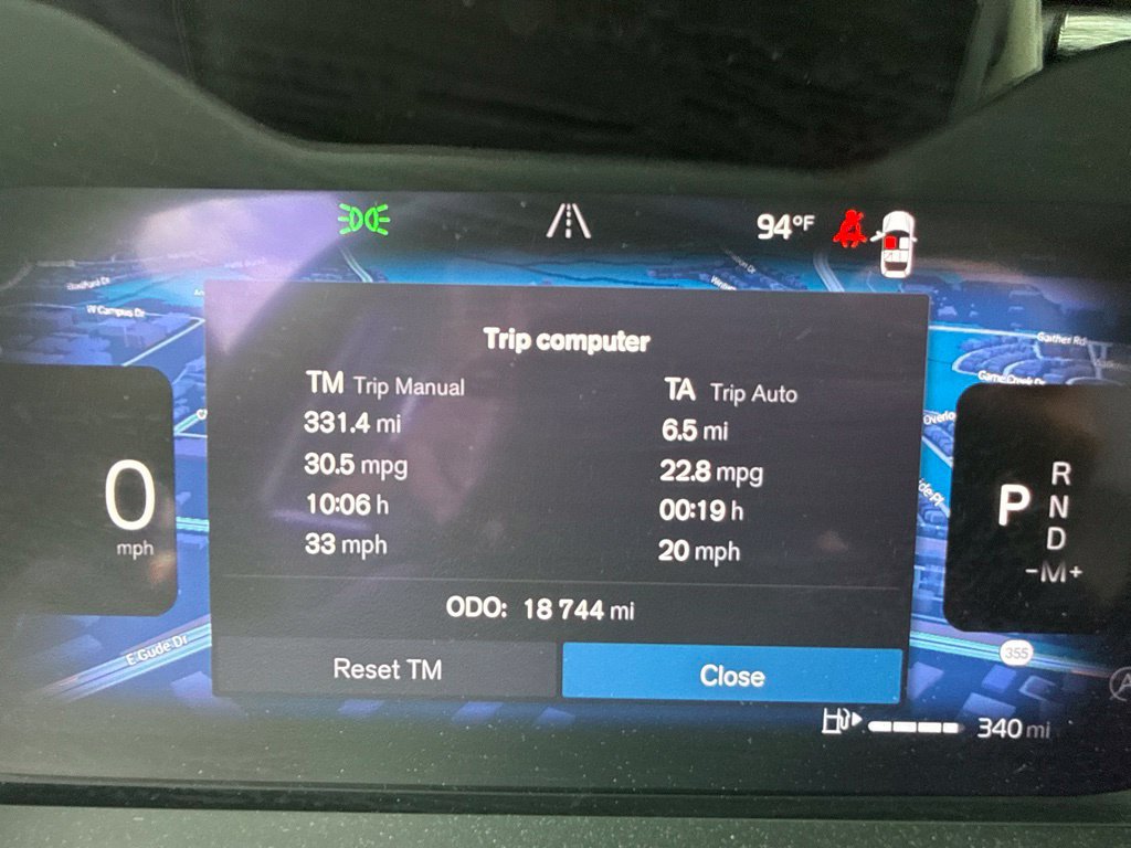 Certified 2024 Volvo XC40 B5 Plus w/ Climate Package AWD/4WD image 7