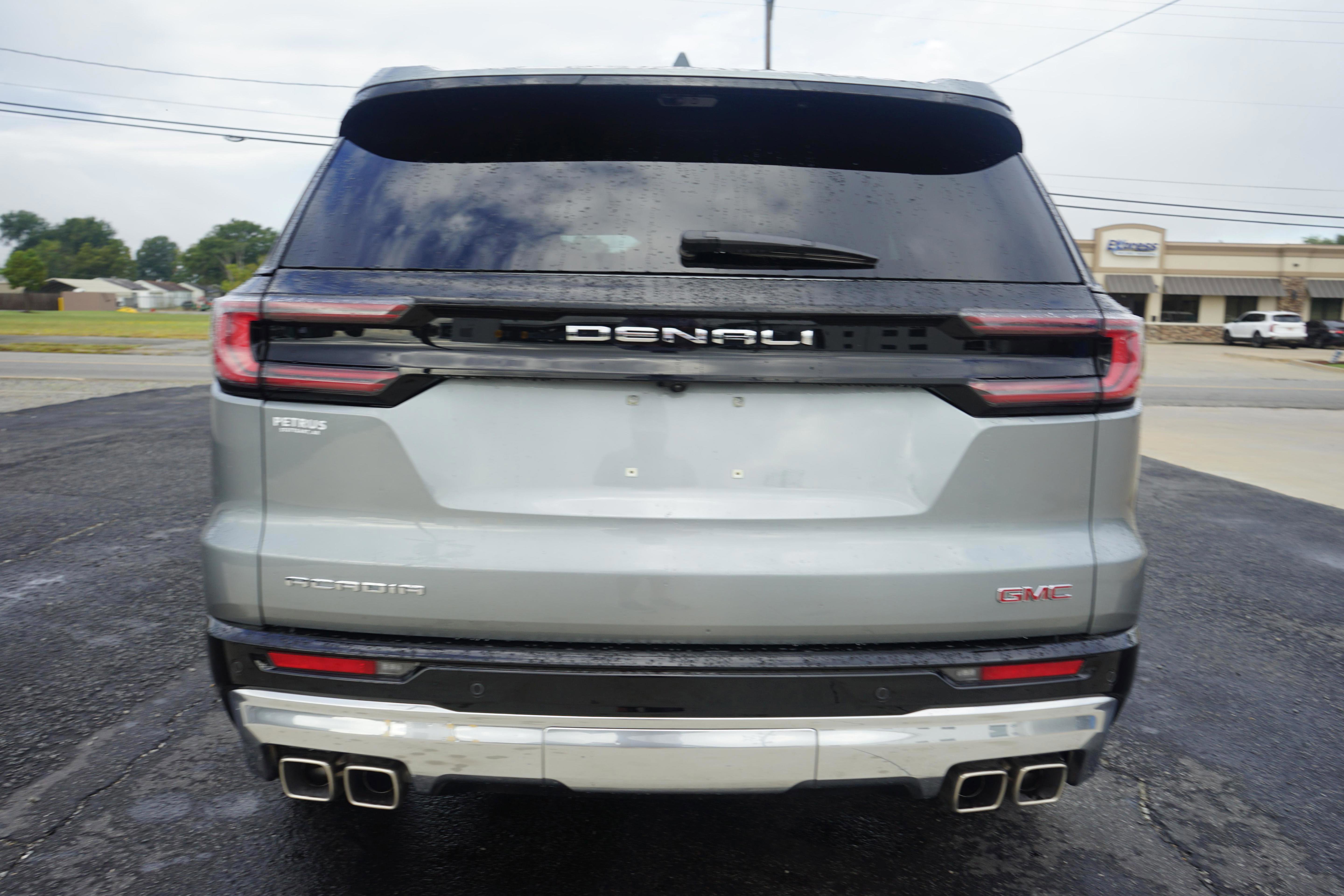 New 2025 GMC Acadia Denali w/ Super Cruise Package image 4