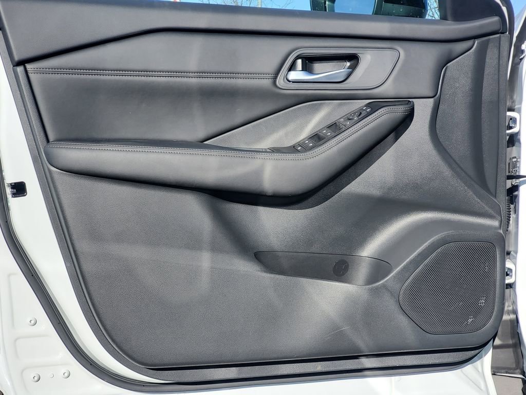 New 2026 Nissan Rogue SV image 12