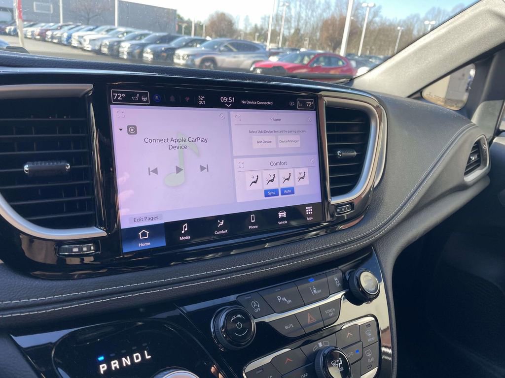 Used 2021 Chrysler Pacifica Touring-L w/ Uconnect Theater Family Group image 41