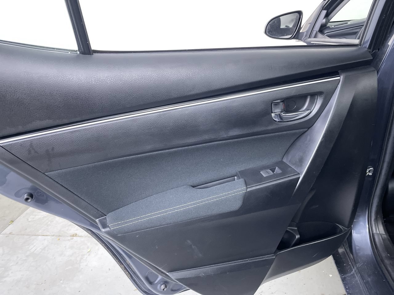 Used 2018 Toyota Corolla LE FWD image 18