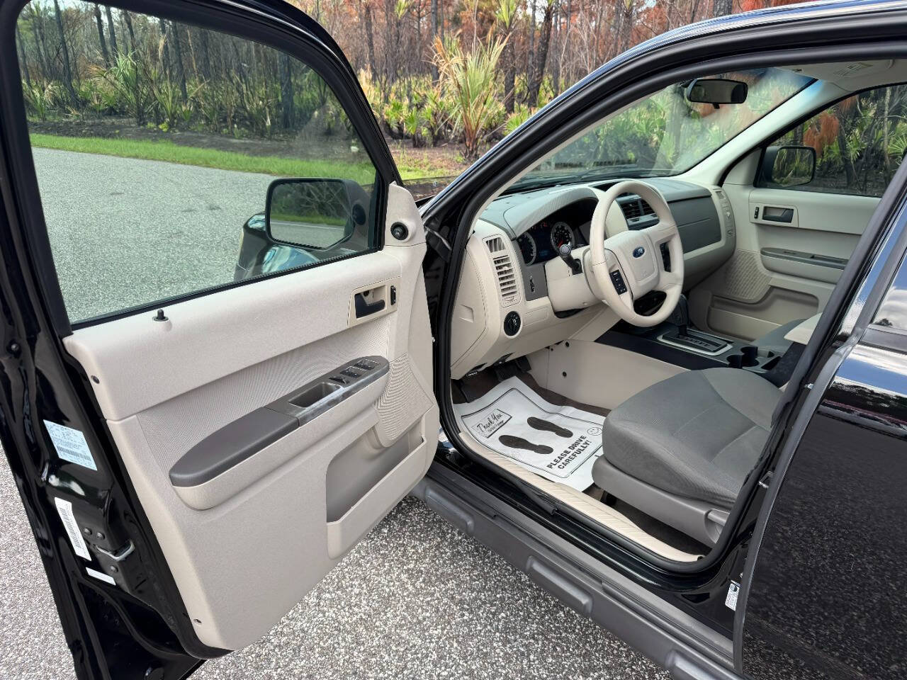 Used 2008 Ford Escape XLS FWD image 9