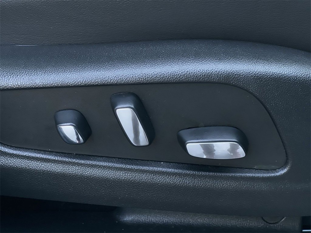 Certified 2025 Cadillac XT5 Premium Luxury image 33