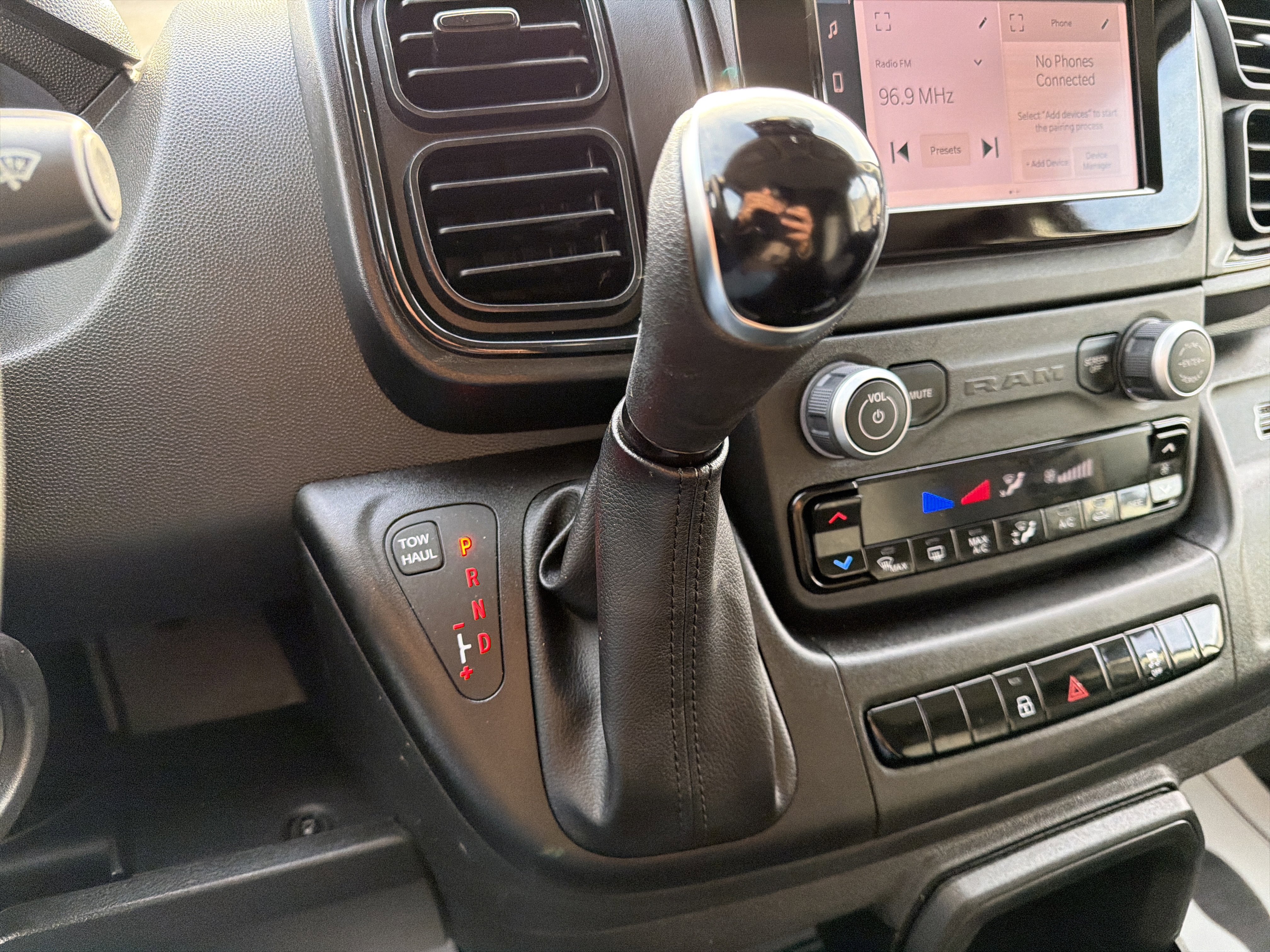 Used 2024 RAM ProMaster 2500 image 20