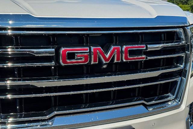 Used 2022 GMC Yukon XL SLT w/ SLT Premium Package AWD/4WD image 9