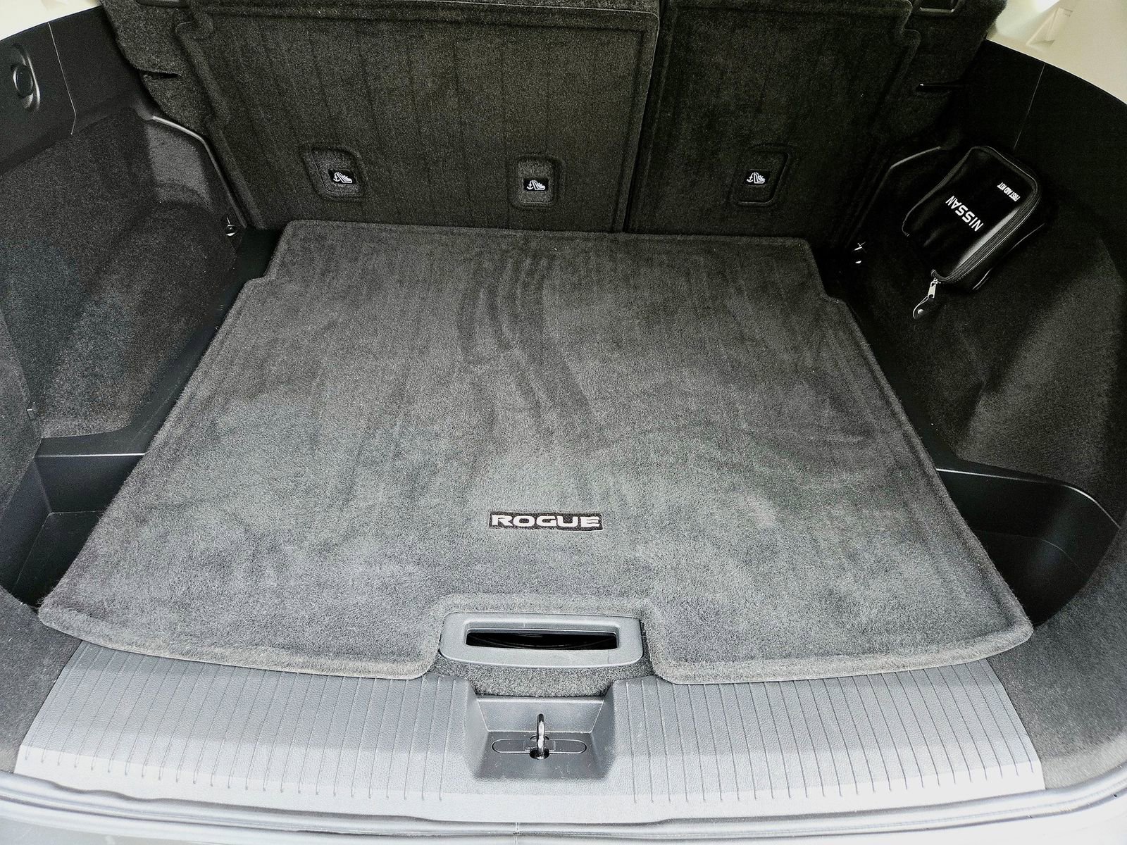 Used 2022 Nissan Rogue SV FWD image 26