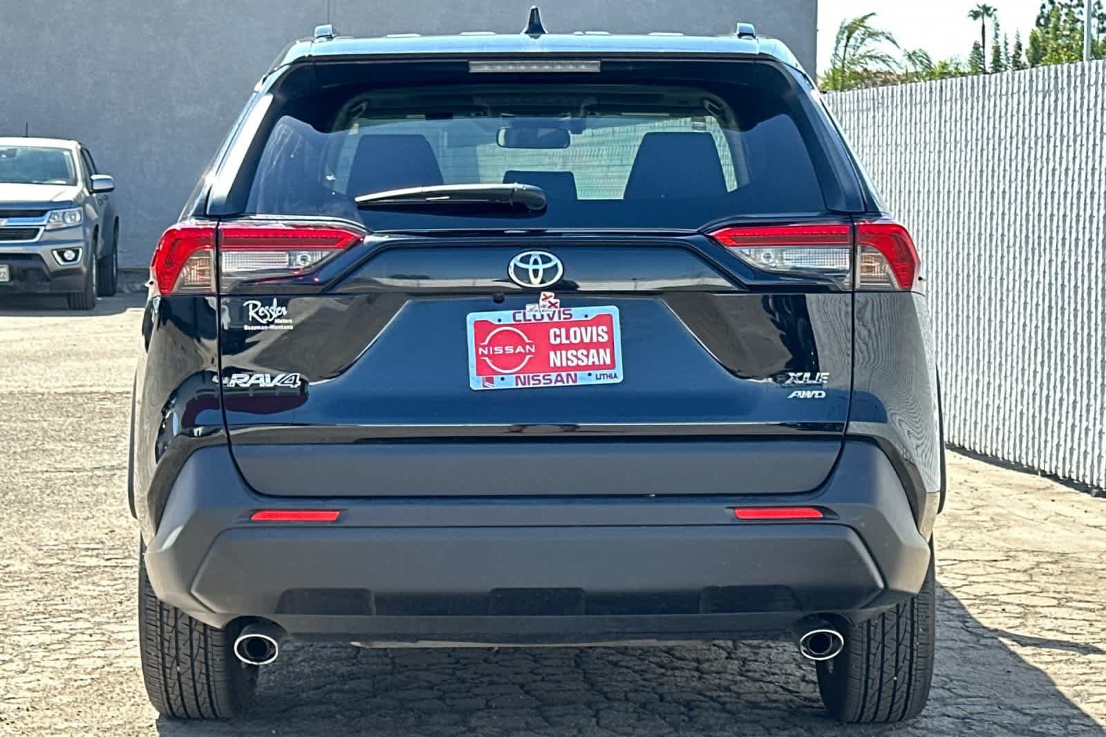 Used 2025 Toyota RAV4 XLE w/ Convenience Package AWD/4WD image 8