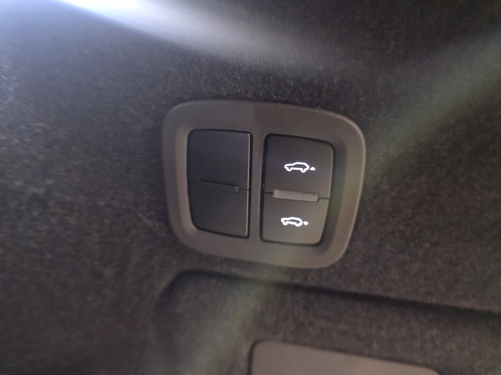 New 2026 Porsche Cayenne Turbo AWD/4WD image 17