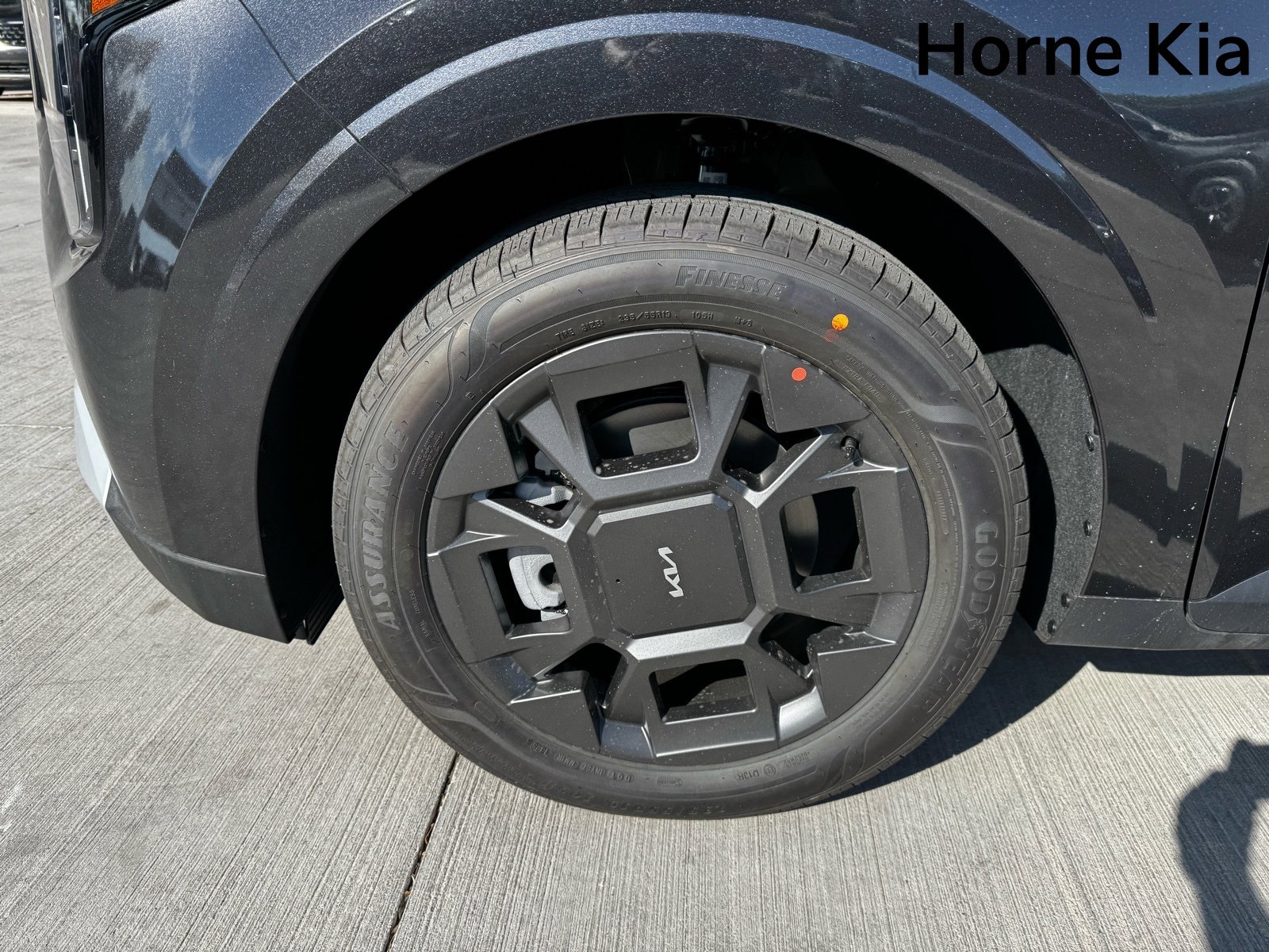 New 2026 Kia Carnival EX image 8