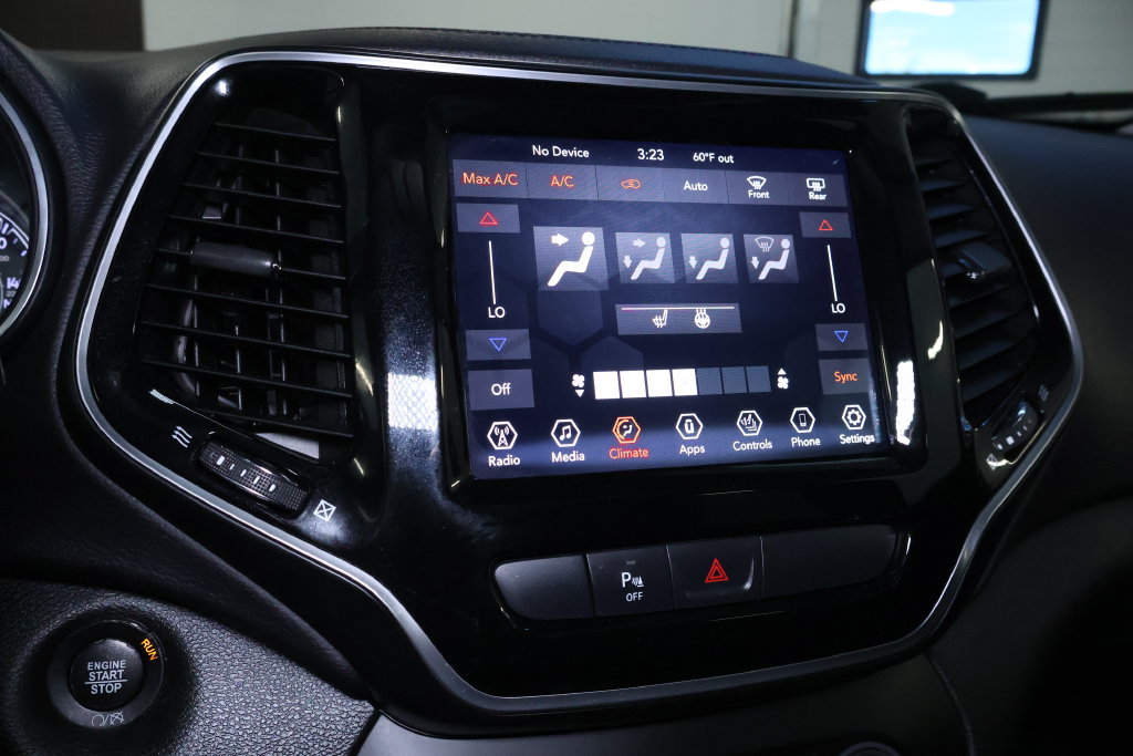 Used 2019 Jeep Cherokee Limited AWD/4WD image 31