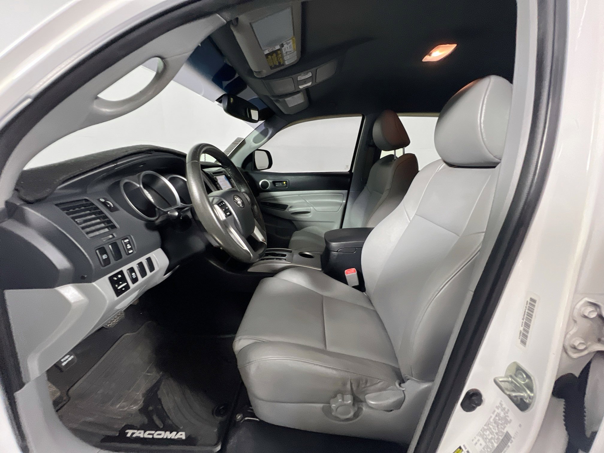 Used 2013 Toyota Tacoma PreRunner w/ Limited Pkg image 14