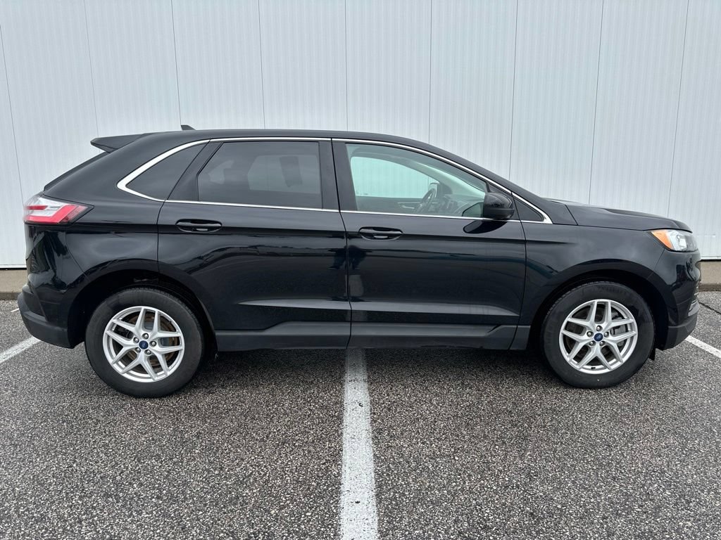 Certified 2022 Ford Edge SEL w/ Convenience Package AWD/4WD image 9