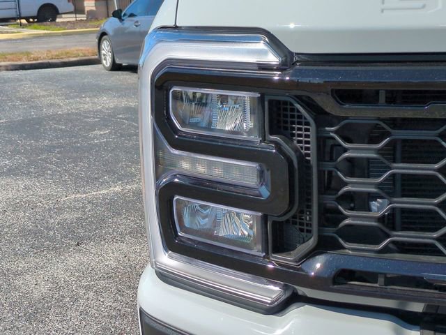 New 2026 Ford F250 Lariat w/ Black Appearance Package image 9