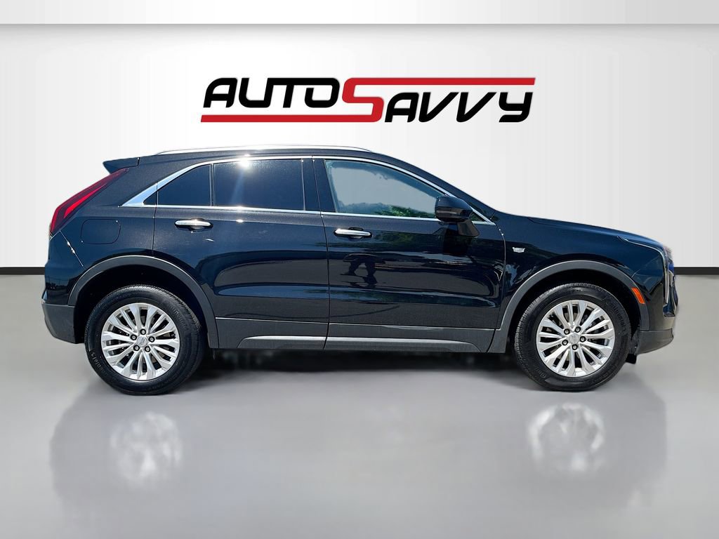 Used 2024 Cadillac XT4 Luxury w/ Cold Weather Package image 8