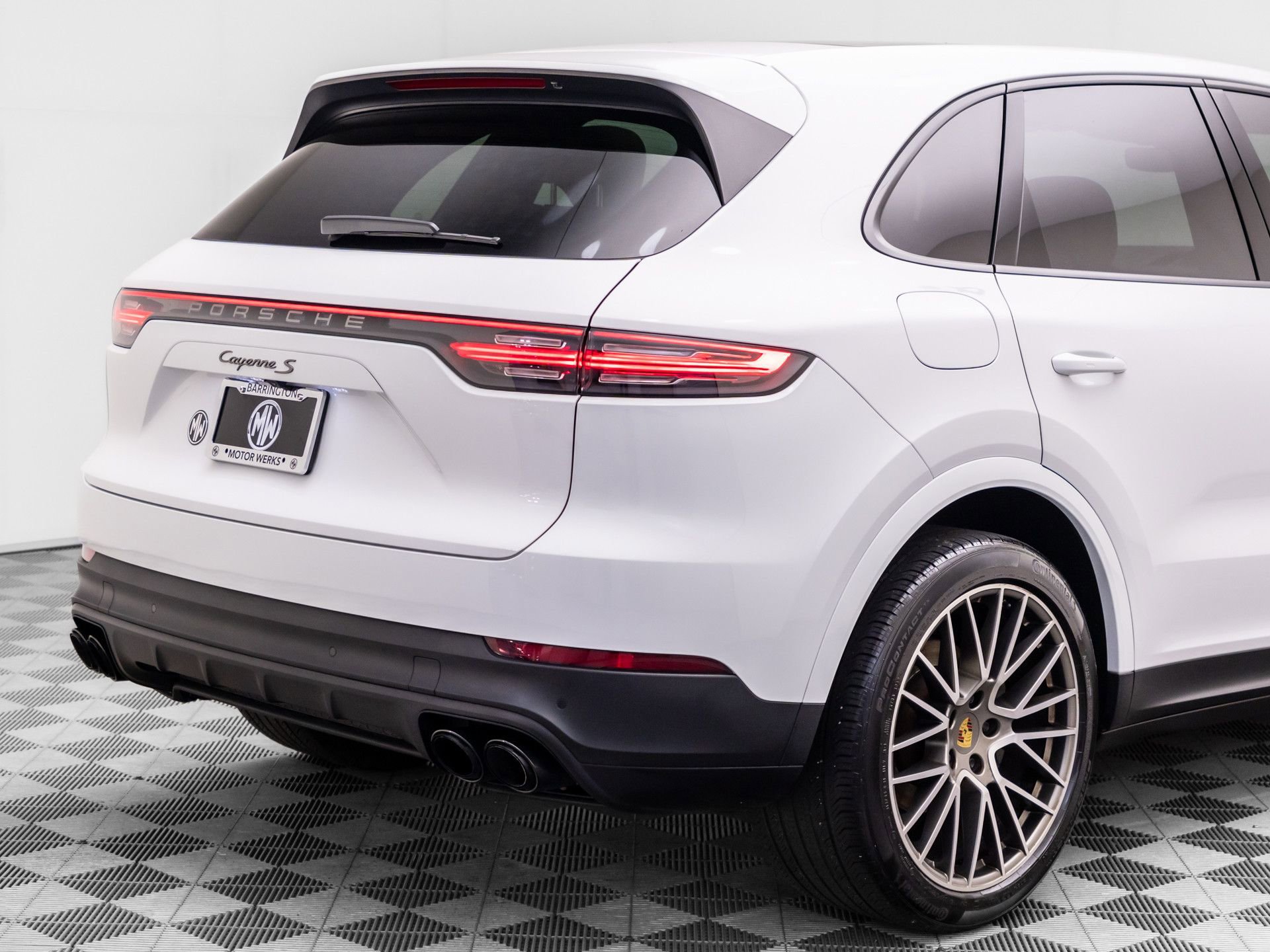 Certified 2022 Porsche Cayenne S Platinum image 37